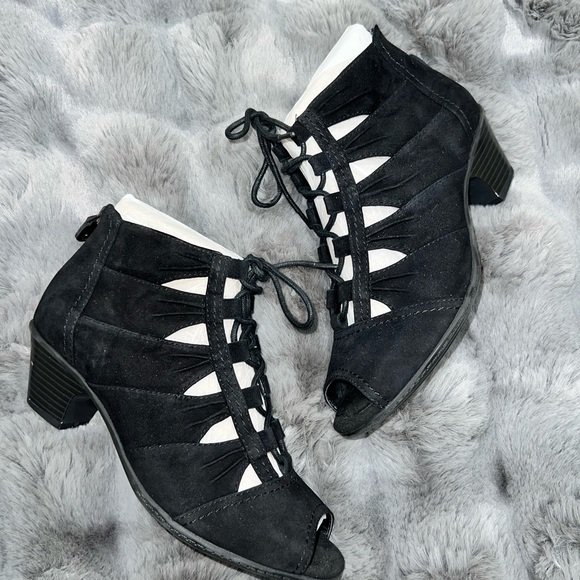 New Earth Aurora Black Suede Lace-Up Peep-Toe Boots size 7.5 - Picture 1 of 6